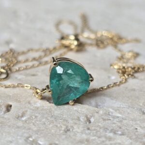 Colar em Ouro Amarelo 18K com Esmeralda Gota Natural