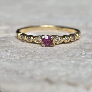 Anel em prata 925 banhado a ouro 18k com zircônias brancas e turmalina rosa natural