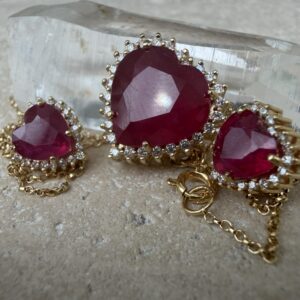 🌟 Conjunto em ouro amarelo 18K com rubis coração e diamantes