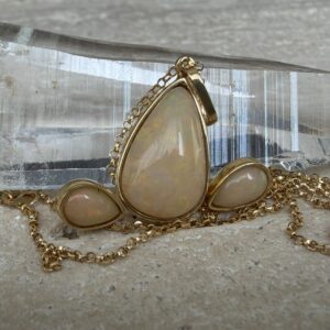 🌟 Conjunto em ouro amarelo 18K com opalas naturais da Etiópia